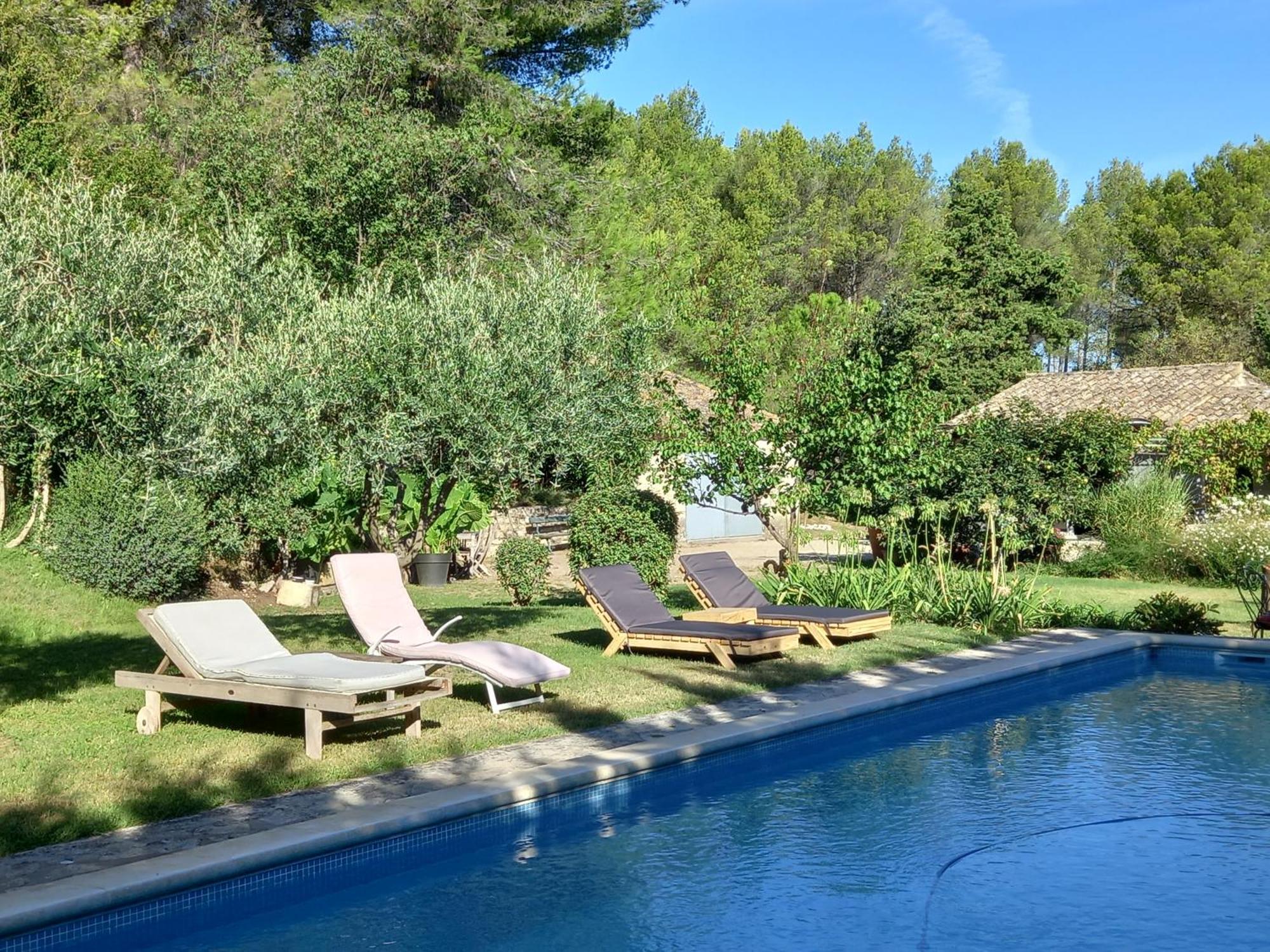 La Roulotte Du Petit Paradis Saint-Rémy-de-Provence Exterior foto